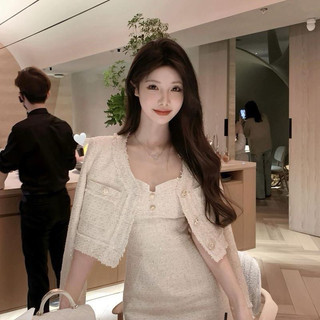 Set dạ tweet váy ngắn hai dây ôm body đính khuy ngực nổi bật áo khoác croptop dài tay bling bling