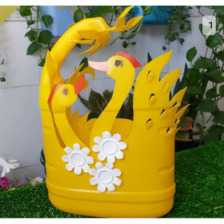 Chậu tái chế. 1 Chậu trồng cây. Vẽ bằng sơn,  rửa nước được. Nhóm 4