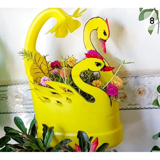 Chậu tái chế. 1 Chậu trồng cây. Vẽ bằng sơn,  rửa nước được. Nhóm 4
