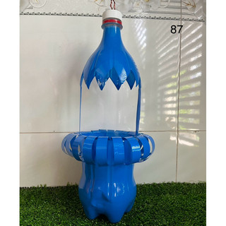 Chậu tái chế. 1 Chậu treo trồng cây. màu bằng sơn xịt,  rửa nước được. Nhóm 7