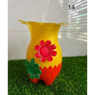 Chậu tái chế. 1 Chậu trồng cây. Màu bằng sơn xịt,  rửa nước được. Nhóm 8