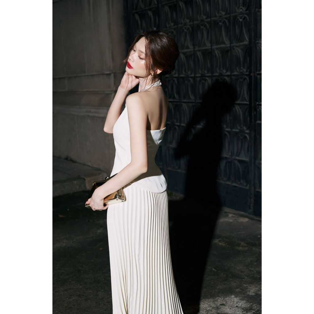 Vella Fashion set áo peplum cổ yếm phối chân váy dập ly VA24126 VV24127