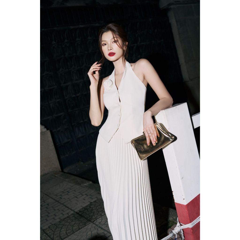 Vella Fashion set áo peplum cổ yếm phối chân váy dập ly VA24126 VV24127