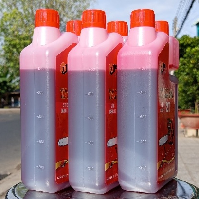 Nhớt 2 Thì ít khói TANASA 1L, nhớt màu đỏ, bình 2 nắp, tỉ lệ pha xăng thấp 1:50 - giúp động cơ 2T khởi động dễ dàng