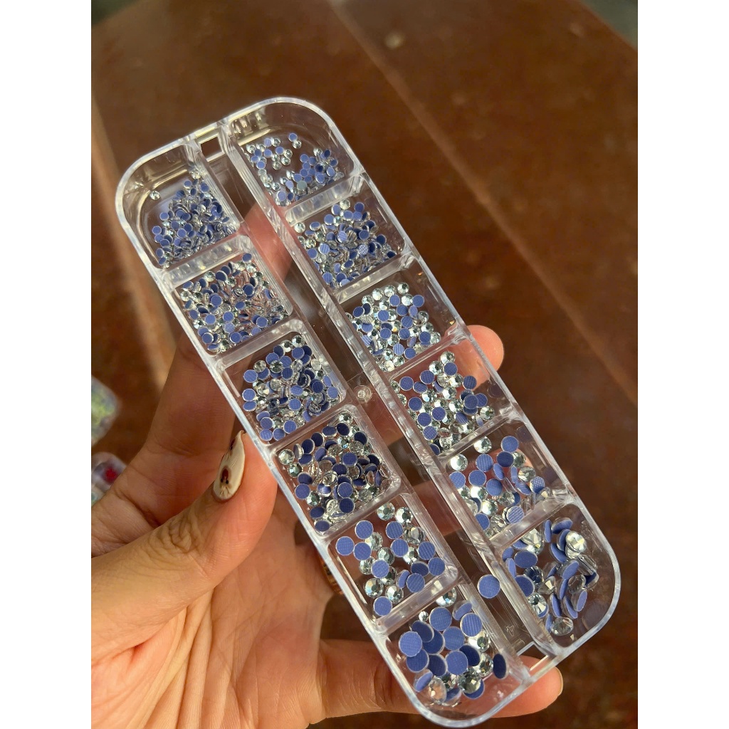 [GIÁ TỐT] Đá Chân Keo Khay 1440 Viên Mix Size