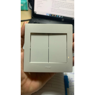 WGML121- Công Tắc Đèn Đôi ,Mặt 2, 1 Chiều- 16A- Hager