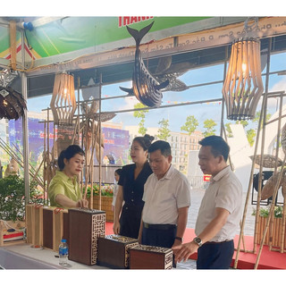 Đèn gỗ decor đã bao gồm bóng
