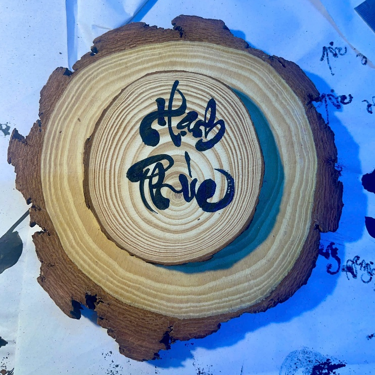 Tấm Lót Ly Uống Trà có chữ thư pháp đường kính 7-8cm , bằng Khoanh Gỗ tròn, không phai, rất ý nghĩa
