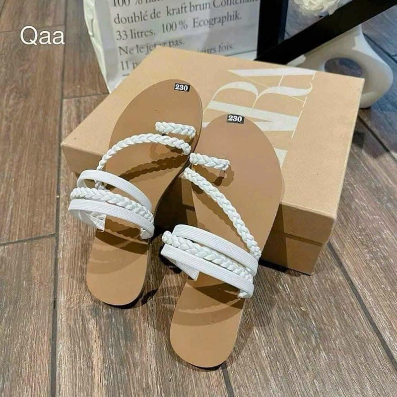 Dép Sandal Nữ Quai Bính Dễ Thương Bao Đi Nước Thoải Mái.Đế Làm Từ Chất Liệu Tpr Chống Trơn Trượt Độ Bền Cao