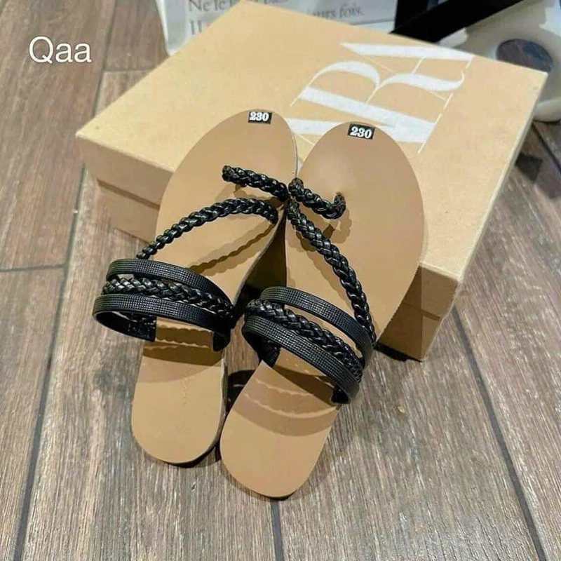 Dép Sandal Nữ Quai Bính Dễ Thương Bao Đi Nước Thoải Mái.Đế Làm Từ Chất Liệu Tpr Chống Trơn Trượt Độ Bền Cao