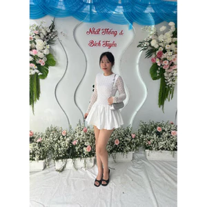 pass váy trắng mặc đám cưới 2 tiếng mới tinh kh bụi bẩn dơ gì cả