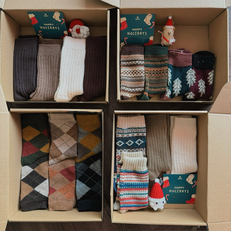 [KÈM hộp+thiệp] Set Combo Vớ Và Móc Khoá Cổ Cao Giáng Sinh Noel Hoạ Tiết Thổ Cẩm Chất Co Giãn Tặng Bạn Bè Người Thân
