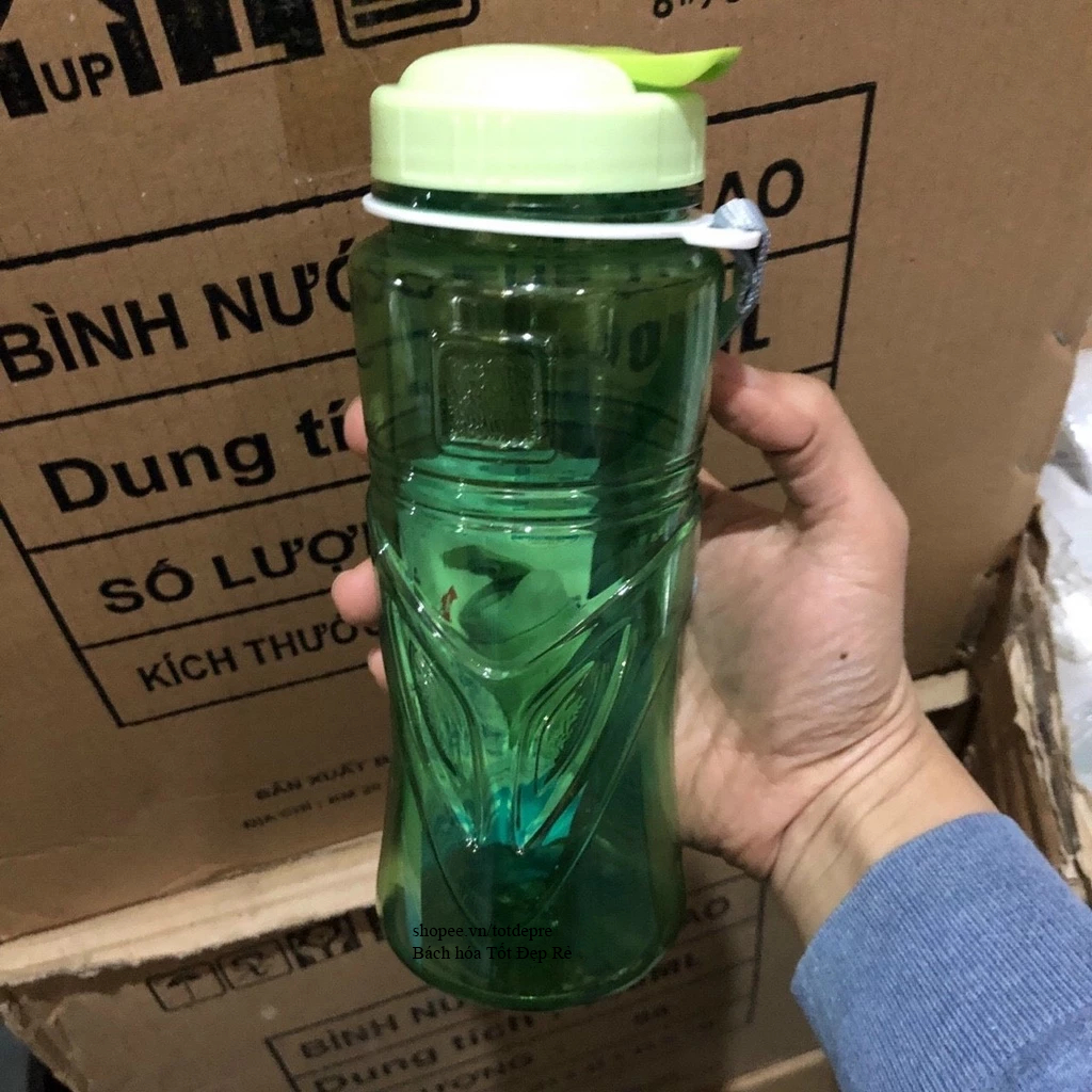 Bình nước nhựa thể thao có quai cho học sinh hiệu Duy Tân hàng Việt Nam chất lượng cao