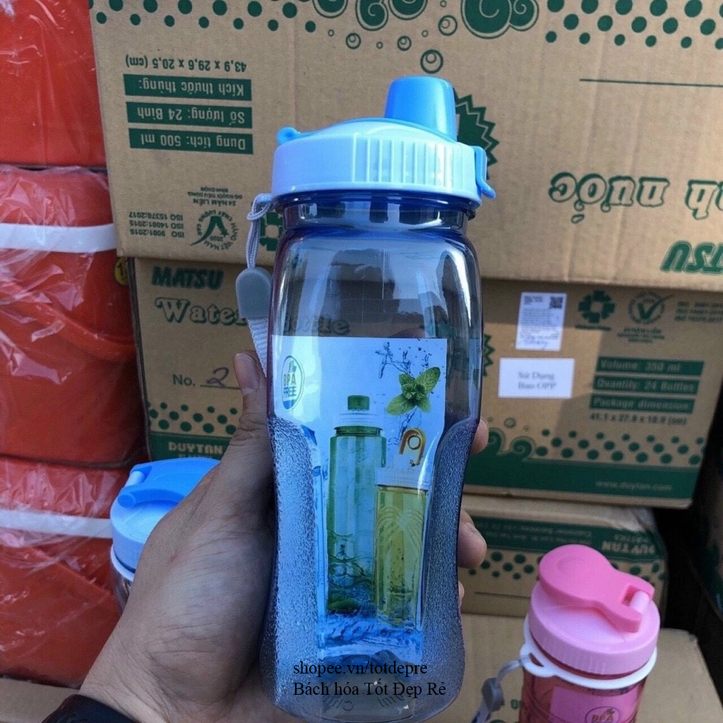 Bình nước nhựa thể thao có quai cho học sinh hiệu Duy Tân hàng Việt Nam chất lượng cao