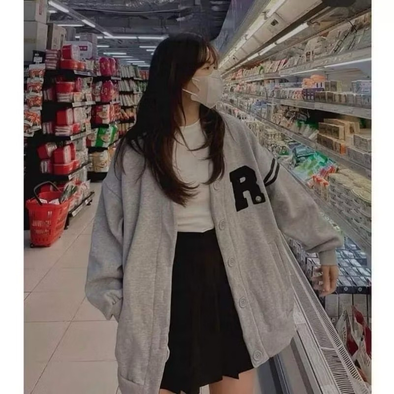 Carrigan Chữ R Xám