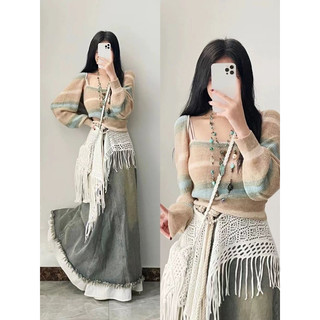Chân Váy Jean Dáng Dài Xoè Xoả Gấu Màu Phủ Dơ Ánh Vàng minijean