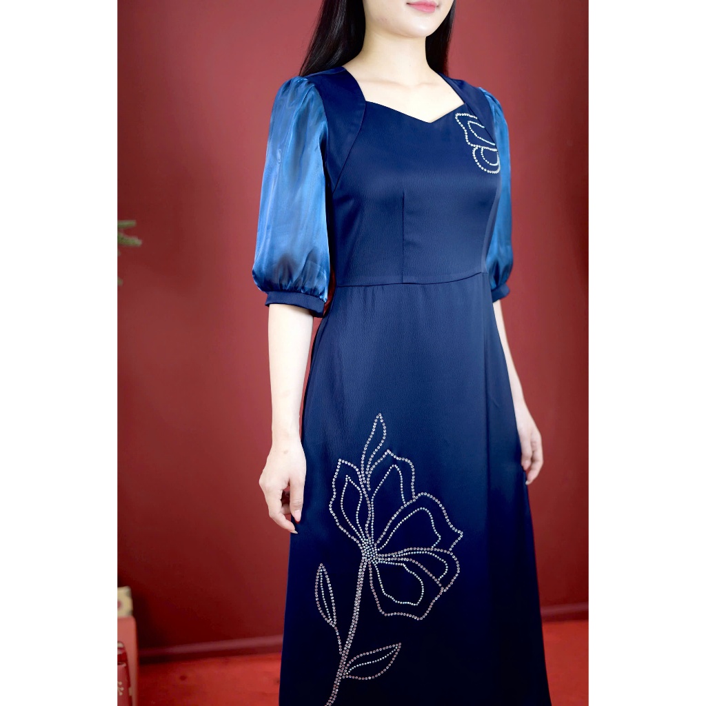 Ảnh Đầm xòe trung niên cho mẹ - Cổ vuông tim đính đá tay lỡ - Màu Xanh đen - TTV1810 2