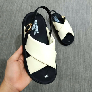 Sandal nữ IGU hai quai Chéo cao 3cm mút mềm êm chân quai may chắc chắn phong cách Hàn Quốc.