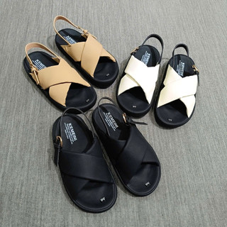Sandal nữ IGU hai quai Chéo cao 3cm mút mềm êm chân quai may chắc chắn phong cách Hàn Quốc.