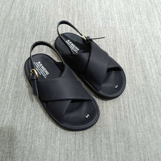 Sandal nữ IGU hai quai Chéo cao 3cm mút mềm êm chân quai may chắc chắn phong cách Hàn Quốc.