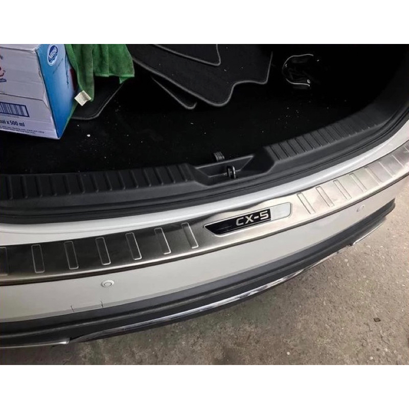 Ốp chống trầy cốp xe Mazda Cx5 2018-2025 inox sáng bóng (hàng cao cấp)