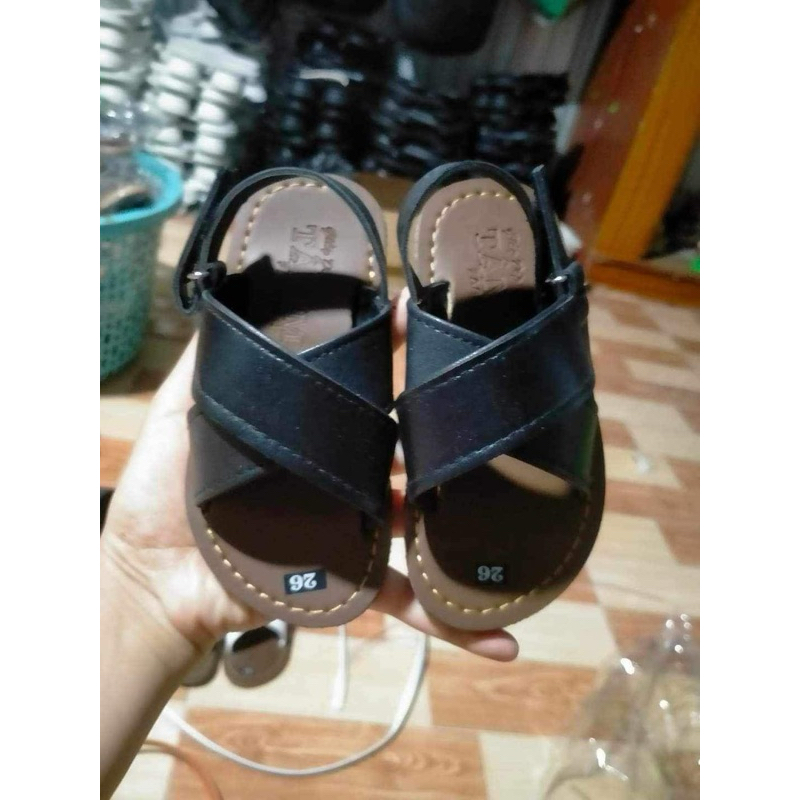Giày Quai Chéo BaBy Siêu Dể Thương Chất Liệu Quai Mềm Mại Đế Cao Su Chống Trơn Trượt Độ Bền Cao
