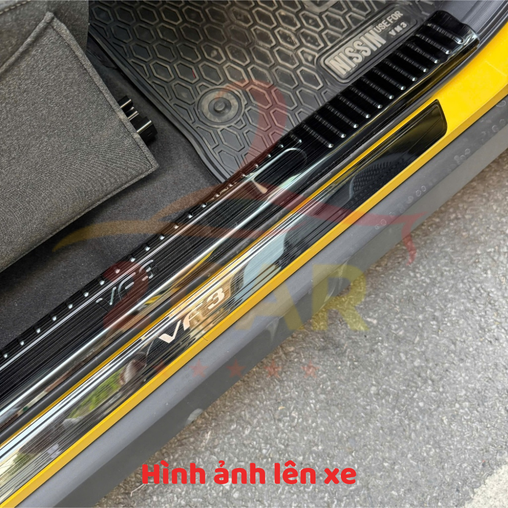 Ốp bậc cửa, nẹp chân trong, ngoài xe Vinfast VF3 Vân Titan cao cấp _2CAR