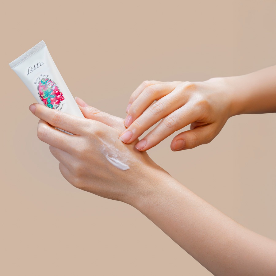 Kem Dưỡng Da TayBerry Hand Cream Giúp Dưỡng Ẩm Sâu Giúp Da Mềm Mượt, Hương Berry Ngọt Ngào 50ml