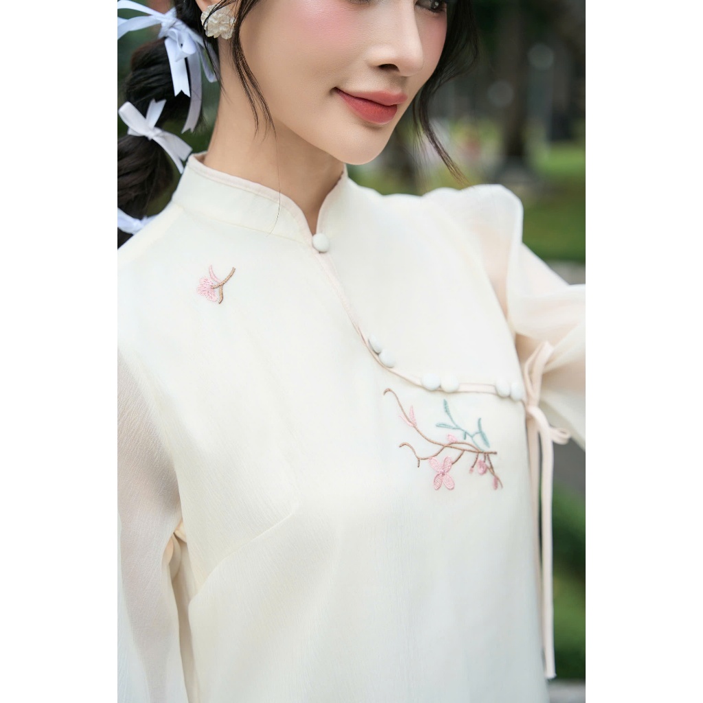 Thời Trang Nữ LASY| Áo Dài Tết Cách Tân Trẻ Trung Thêu Hoa Dáng Suông Cổ Viền Đỏ Kèm Quần AD0993
