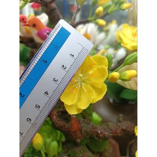 Hoa đất sét _Hoa mai lẻ nở đk 3_4cm ( giao Ngẫu nhiên),gắn lên cây bonsai
