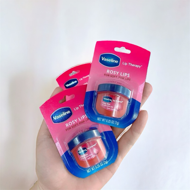 Son hũ dưỡng môi Vaseline Rosy Lips, giúp môi mềm mại, ửng hồng.