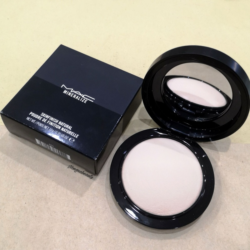 Phấn nén Studio Fix NC10-NC15 mịn, lỳ, giúp bắt sáng hoặc làm phủ kiềm dầu đều rất đẹp.