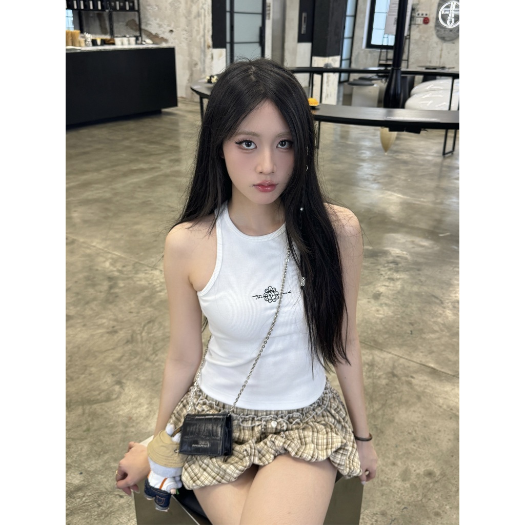 Ảnh Áo Ba Lỗ Nữ tanktop ôm body sexy Trắng và Đen - Brand TSUN Chính Hãng - Cotton thun bo gân co giản 4