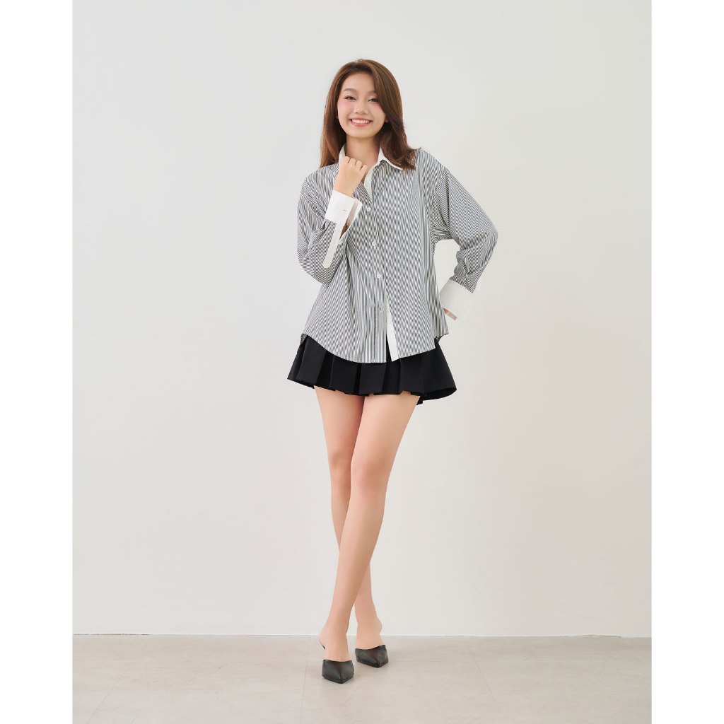Ảnh Áo sơ mi kẻ sọc nữ GILLEE phối cổ và tay áo trắng, dáng oversized, sơ mi form rộng vải kate Mỹ FAS354 4