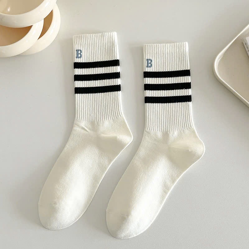 Vớ Chữ B cổ cao Unisex phong cách thể thao, trẻ trung và năng động.