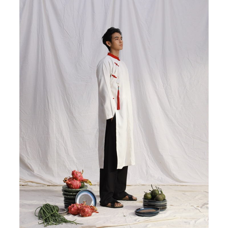 Áo dài nam – trắng cổ gấm đỏ cho nam