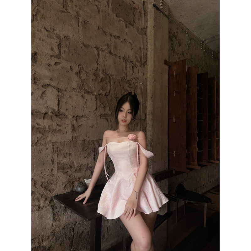 TROUVAILE - Váy 2 dây cột nơ dáng xoè sang chảnh màu hồng pastel có hoạ tiết kèm phụ kiện dây hoa - Lyly Dress