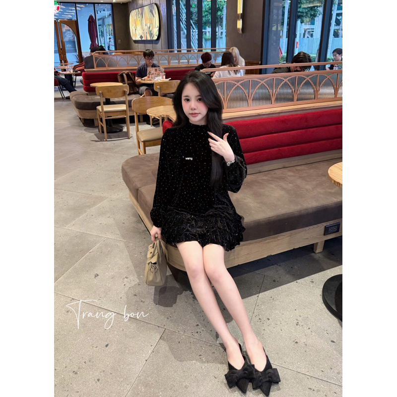 Váy nhung đính đá dáng xuông lấp lánh xinh lắm
