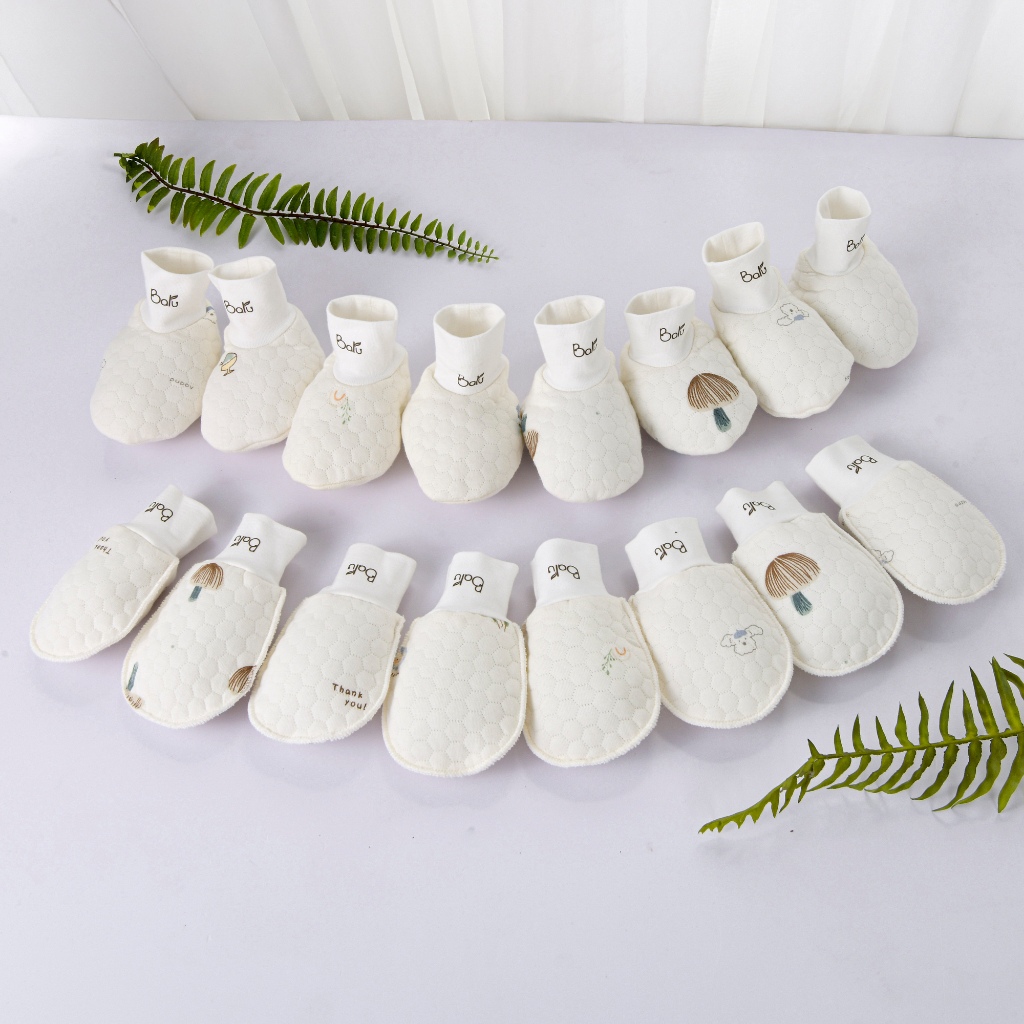 SÉT BAO TAY + BAO CHÂN CHẦN BÔNG MỀM , ẤM CHO BÉ