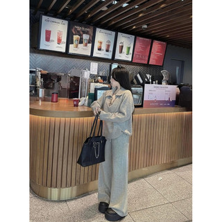 •𝙆𝙞𝙣𝙜𝙨𝙝𝙤𝙥𝙗𝙚𝙖𝙪𝙩𝙮•Áo Len Cổ V Xoắn So Hot QC