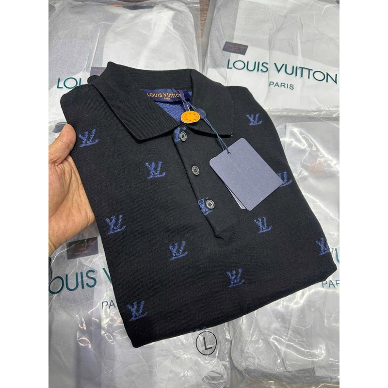⚡️[Hight Quality] Áo Polo Len Lu1s Vu11on Embroidered 25FW Shirts - Điểm Nhấn Monogram Xanh Dệt Toàn Bộ Nam Nữ Qccc