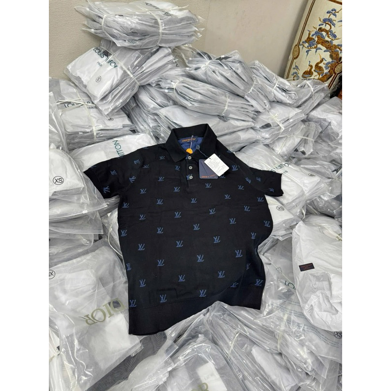 ⚡️[Hight Quality] Áo Polo Len Lu1s Vu11on Embroidered 25FW Shirts - Điểm Nhấn Monogram Xanh Dệt Toàn Bộ Nam Nữ Qccc