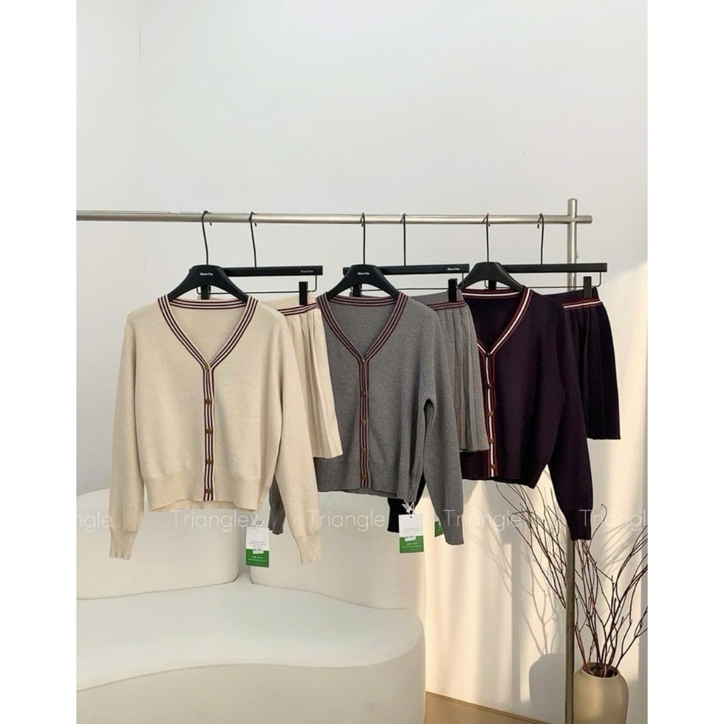 Triangle - Susan Set (Cân nhắc kỹ, return is not welcomed) - Set áo len cardigan và chân váy len xếp li ngắn
