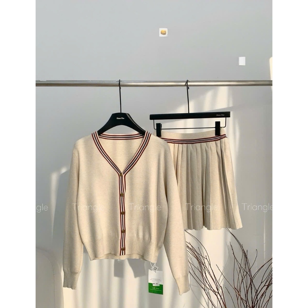 Triangle - Susan Set (Cân nhắc kỹ, return is not welcomed) - Set áo len cardigan và chân váy len xếp li ngắn