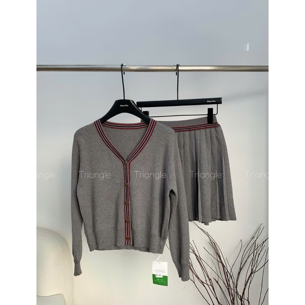 Triangle - Susan Set (Cân nhắc kỹ, return is not welcomed) - Set áo len cardigan và chân váy len xếp li ngắn