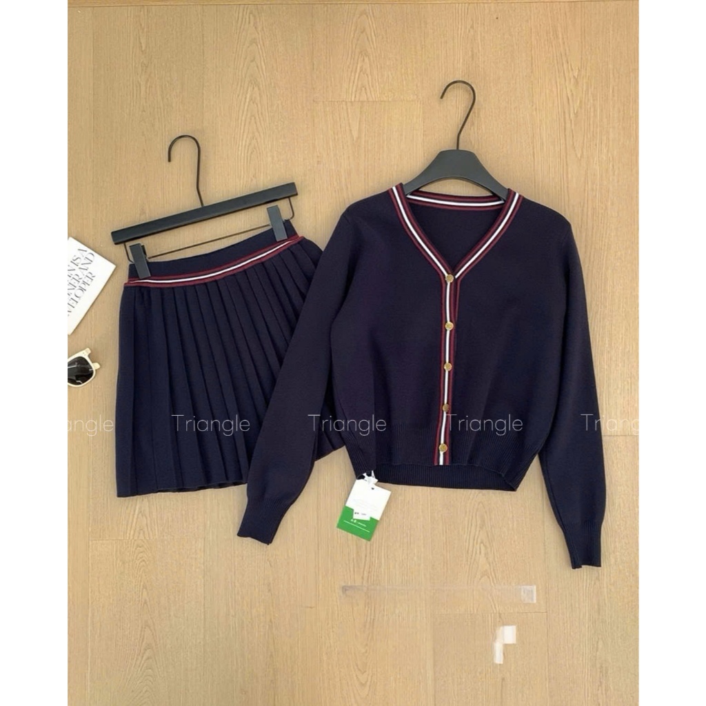 Triangle - Susan Set (Cân nhắc kỹ, return is not welcomed) - Set áo len cardigan và chân váy len xếp li ngắn