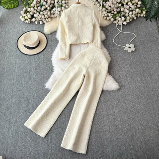Set dạ tweed áo khoác dài tay phối khuy đồng mix quần cạp cao ống suông trắng sang chảnh