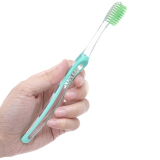 Bàn chải tay Oral-B Gumcare (Trà xanh/ Trà đen)