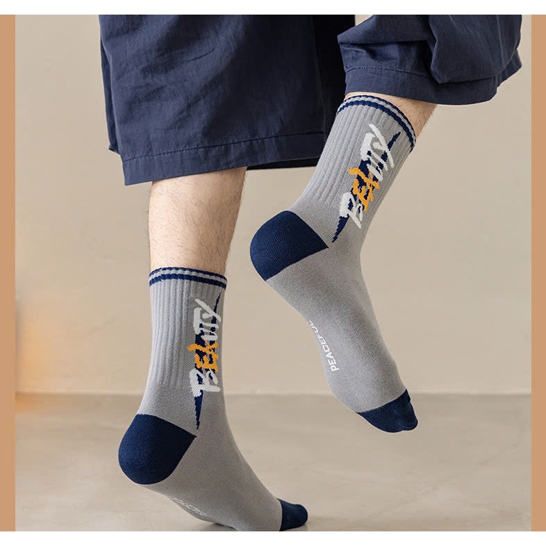 Vớ Tất chữ UP, W cotton cổ cao nam nữ phong cách trẻ trung, năng động.