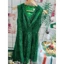 Đầm ren cổ vest form xòe